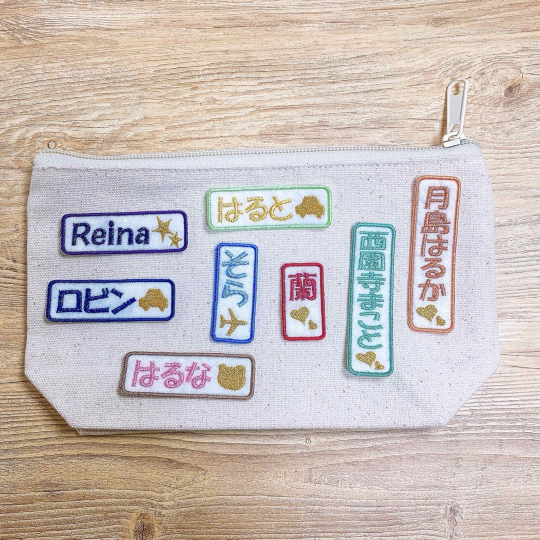 ⭐︎ラメ刺繍⭐︎名前ワッペンネームワッペン名前ステッカーネームプレート推し活 ハンドメイドのキッズ/ベビー(ネームタグ)の商品写真