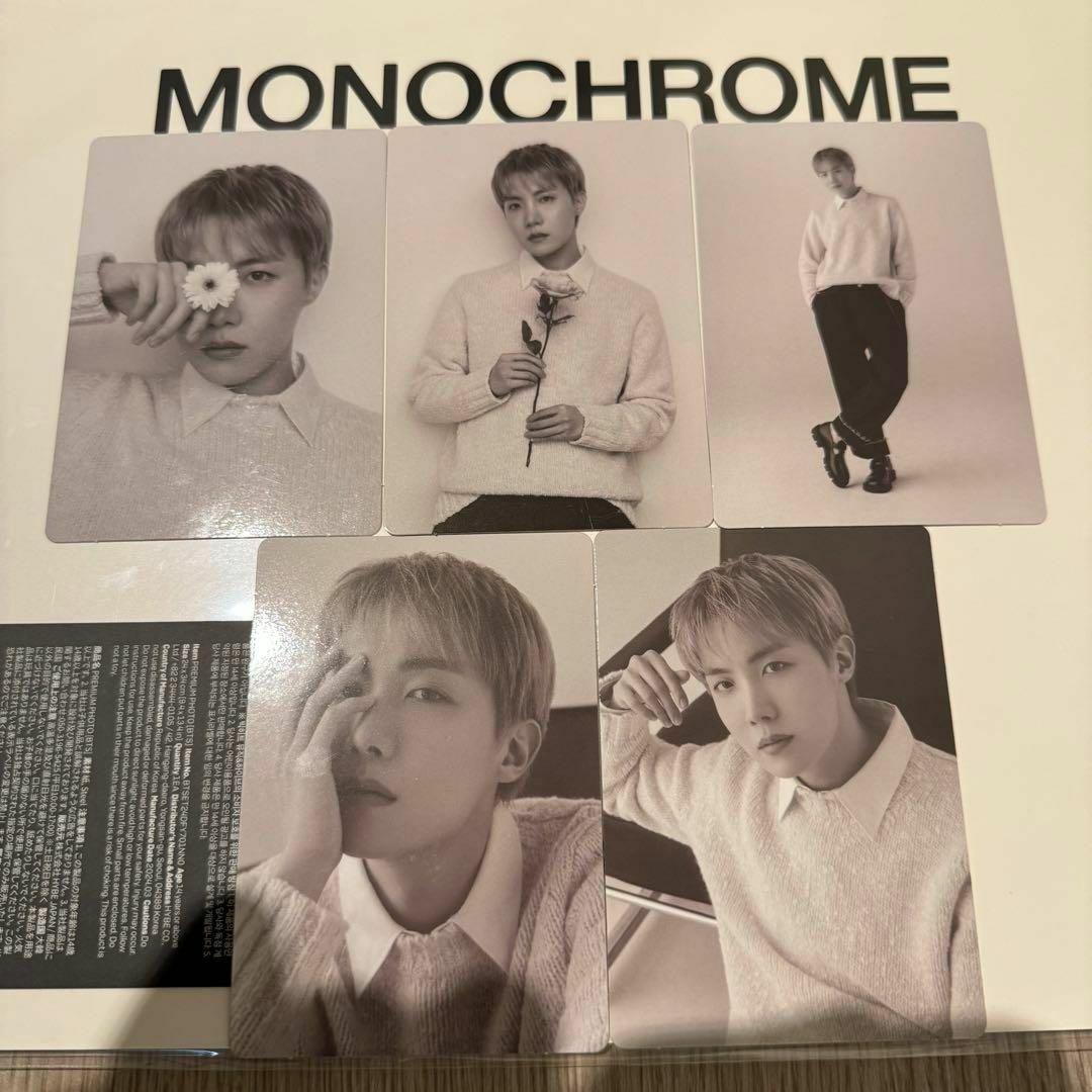 防弾少年団(BTS)(ボウダンショウネンダン)のBTS POP-UP: MONOCHROME  J-HOPE  ラントレ　5枚 エンタメ/ホビーのタレントグッズ(アイドルグッズ)の商品写真