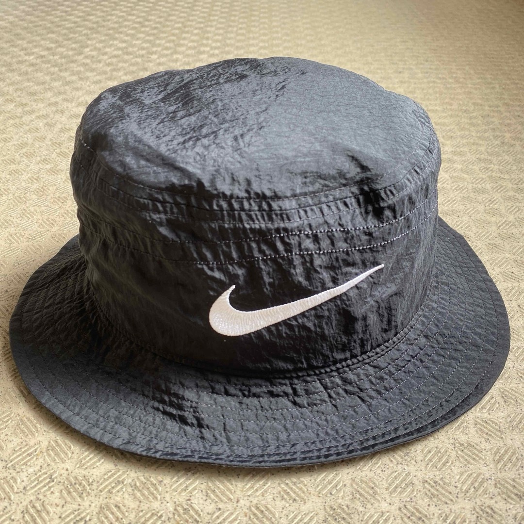 NIKE(ナイキ)のNIKE×Stussy Bucket Hat”BLACK” ナイキ L/XL メンズの帽子(ハット)の商品写真