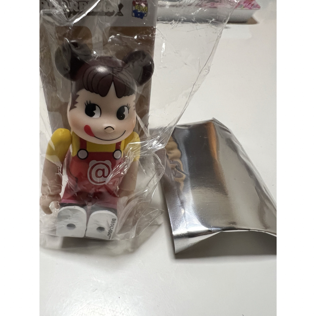 BE@RBRICK(ベアブリック)のベアブリック47 激レア　ペコちゃん エンタメ/ホビーのおもちゃ/ぬいぐるみ(キャラクターグッズ)の商品写真