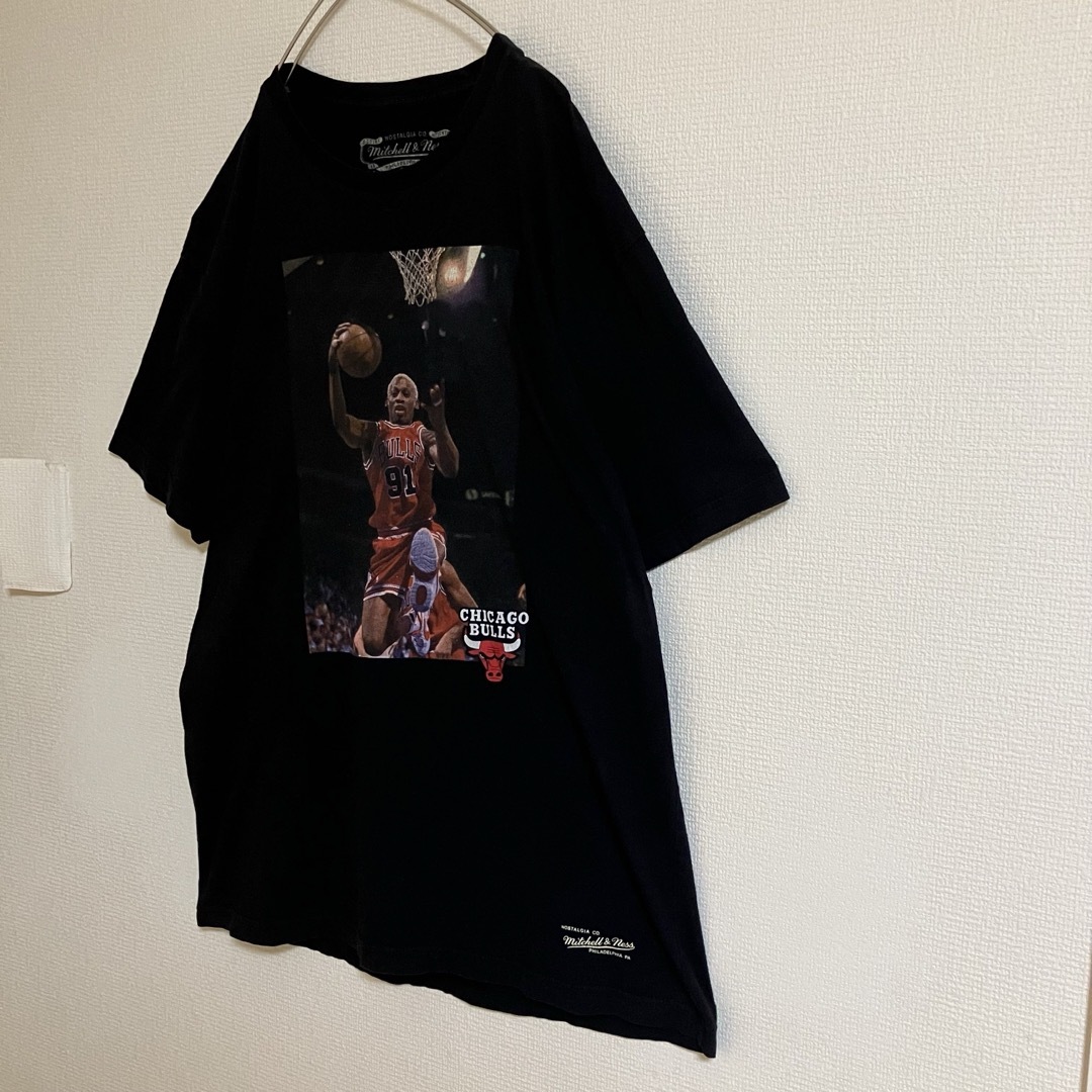 MITCHELL & NESS(ミッチェルアンドネス)のNBAシカゴブルズデニスロッドマンTシャツtシャツバスケ人物TEEオーバーサイズ メンズのトップス(Tシャツ/カットソー(半袖/袖なし))の商品写真