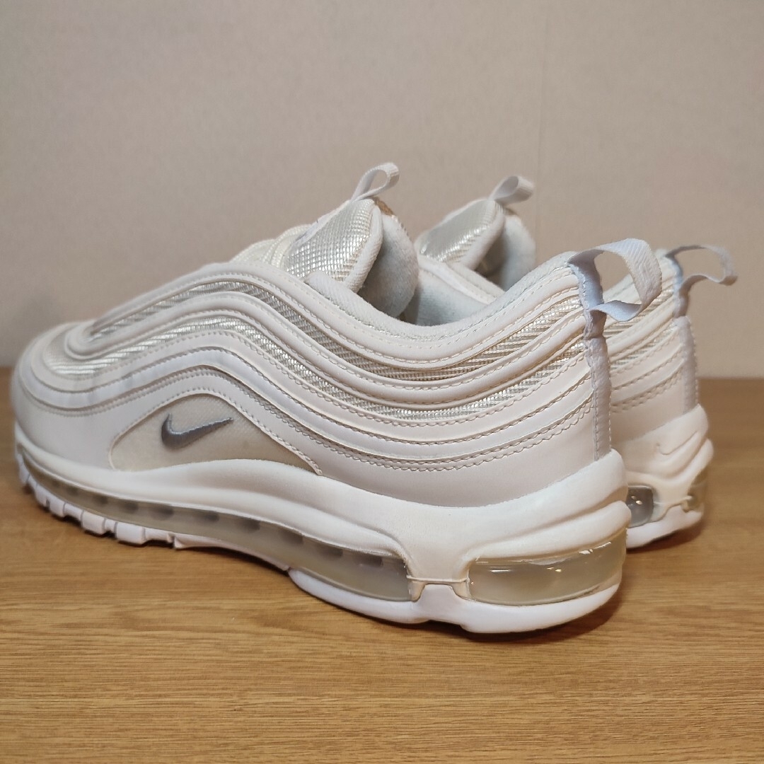 NIKE(ナイキ)の極美品 大人気 NIKE AIR MAX 97 ALL WHITE 27.5 メンズの靴/シューズ(スニーカー)の商品写真