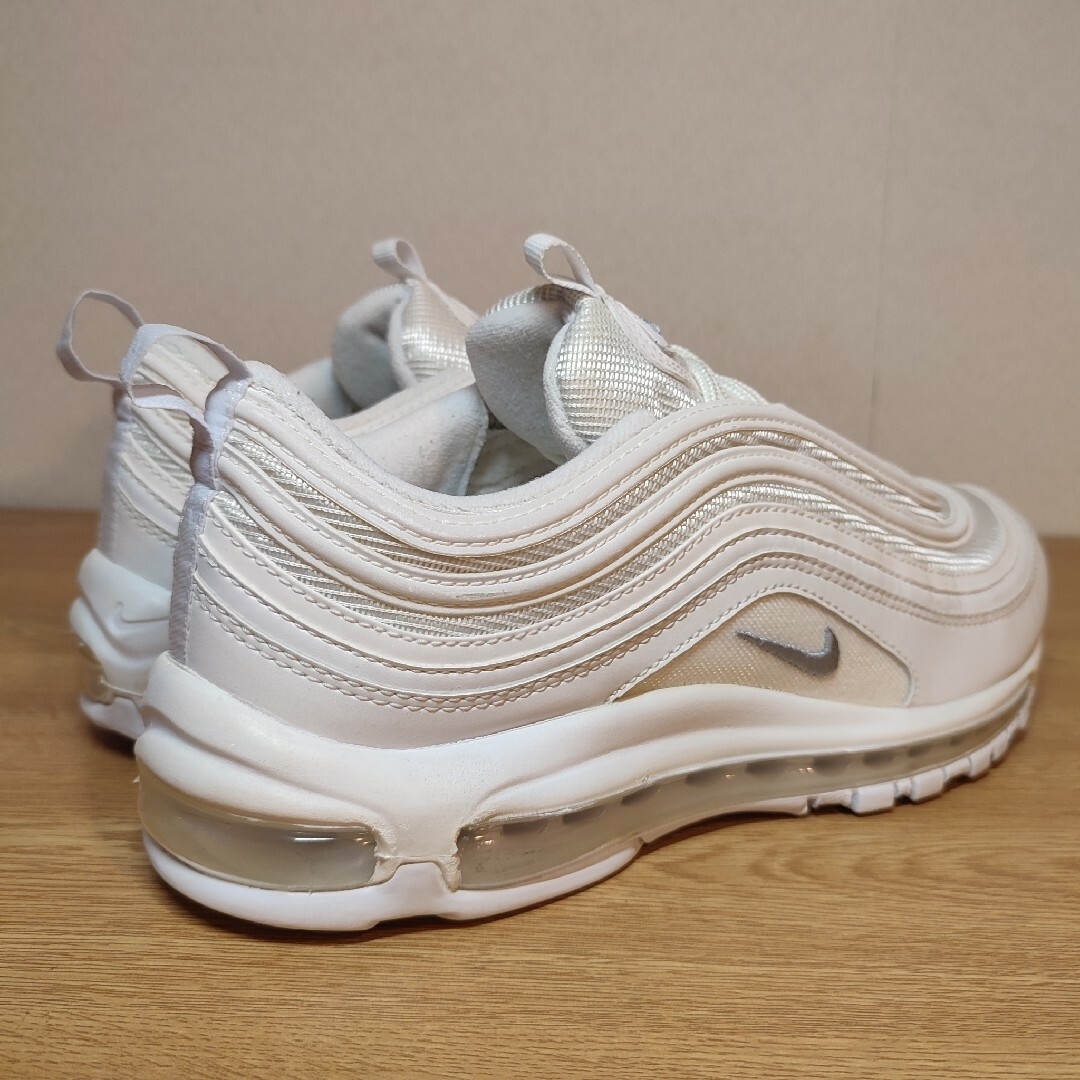 NIKE(ナイキ)の極美品 大人気 NIKE AIR MAX 97 ALL WHITE 27.5 メンズの靴/シューズ(スニーカー)の商品写真