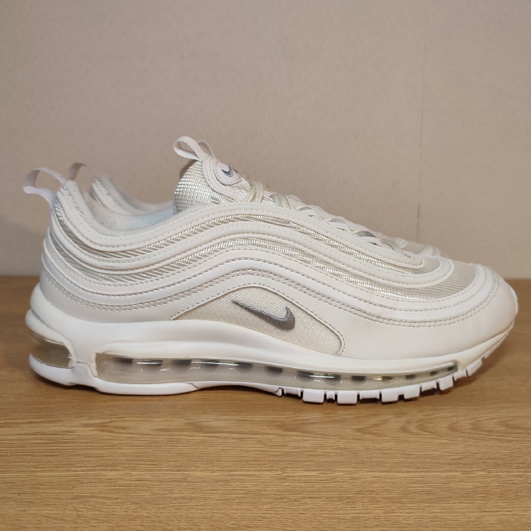 NIKE(ナイキ)の極美品 大人気 NIKE AIR MAX 97 ALL WHITE 27.5 メンズの靴/シューズ(スニーカー)の商品写真