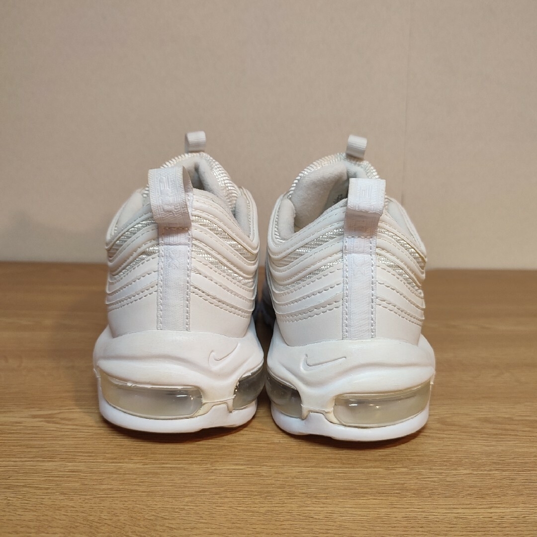 NIKE(ナイキ)の極美品 大人気 NIKE AIR MAX 97 ALL WHITE 27.5 メンズの靴/シューズ(スニーカー)の商品写真