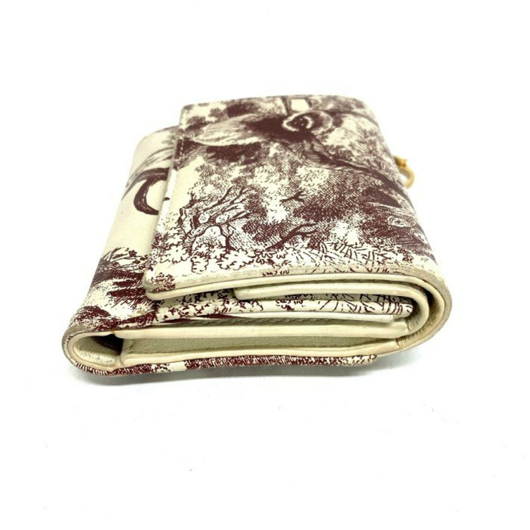 Dior(ディオール)の★DIOR ディオール 3つ折り財布 トワルドジュイ チャーム付き ホワイト×ボルドー レディースのファッション小物(財布)の商品写真
