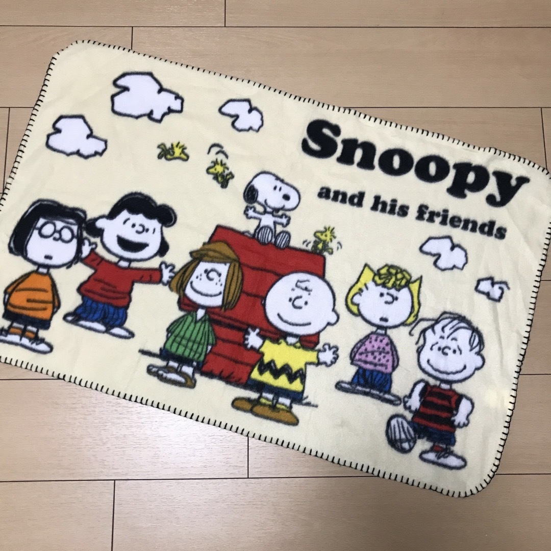 SNOOPY(スヌーピー)の新品　SNOOPY　スヌーピー　ブランケット キッズ/ベビー/マタニティのこども用ファッション小物(おくるみ/ブランケット)の商品写真