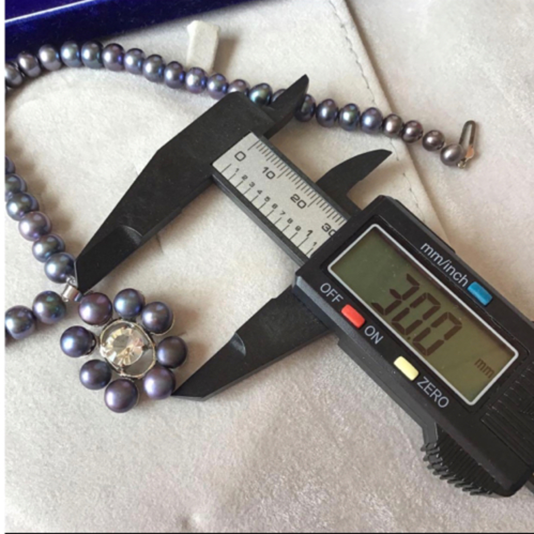 ブラックパールネックレス　本真珠 ネックレス　キ17 レディースのアクセサリー(ネックレス)の商品写真