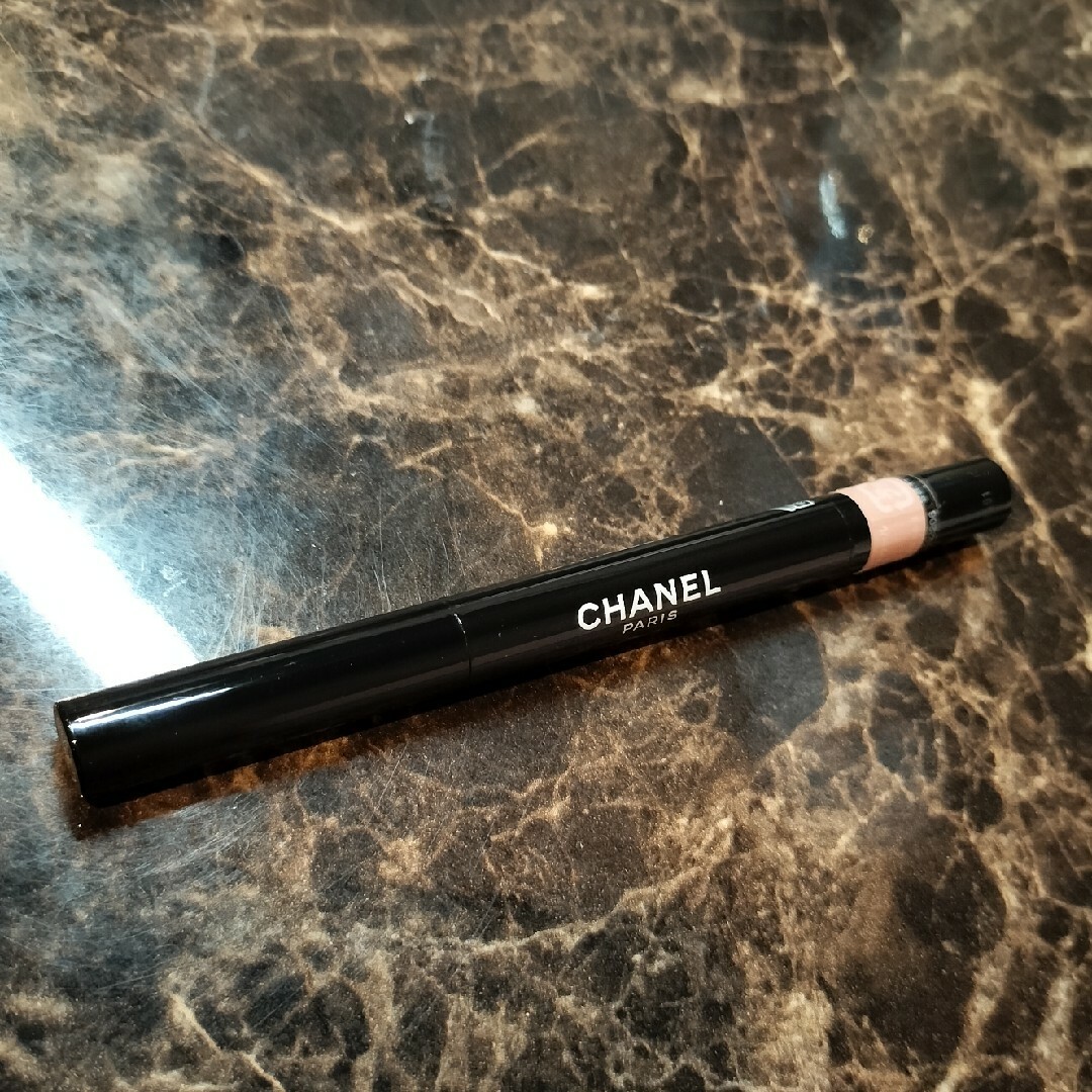 CHANEL(シャネル)のシャネル CHANEL スティロ オンブル エ コントゥール #06 ヌード … コスメ/美容のベースメイク/化粧品(アイライナー)の商品写真