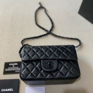 シャネル(CHANEL)のシャネル  ショルダーバッグ　ブラック(ロングワンピース/マキシワンピース)