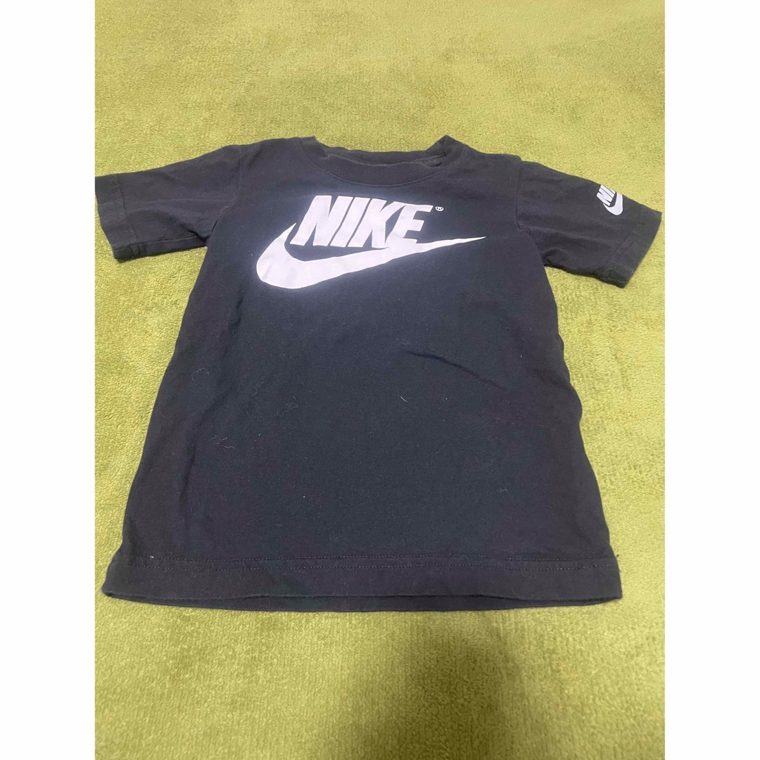 NIKE(ナイキ)のキッズウェア　Tシャツ　ナイキ　98〜104 キッズ/ベビー/マタニティのキッズ服男の子用(90cm~)(Tシャツ/カットソー)の商品写真