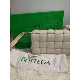 ボッテガヴェネタ(Bottega Veneta)のBottega veneta パデッドカセット バッグ(ショルダーバッグ)