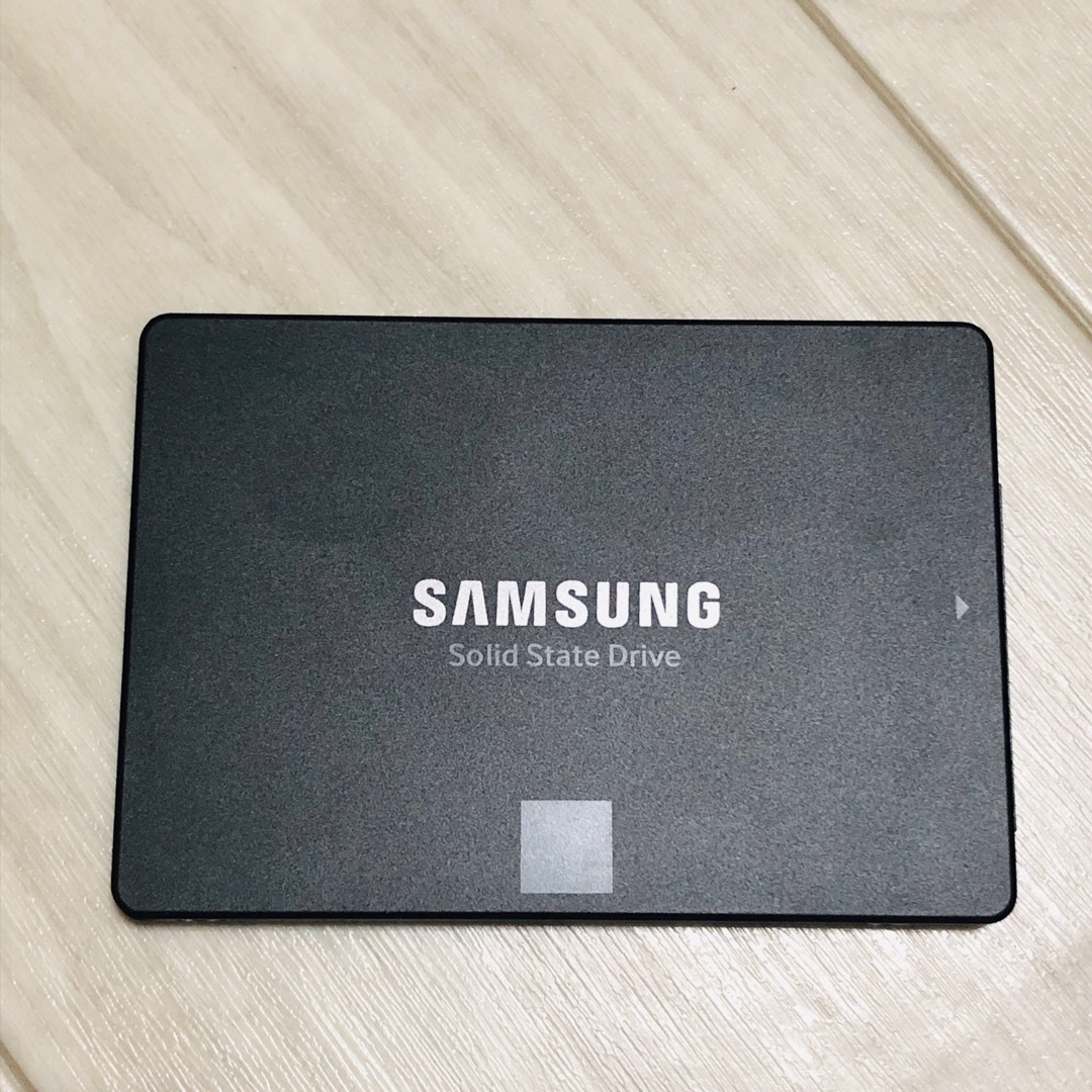 sata ssd 500GB スマホ/家電/カメラのPC/タブレット(PCパーツ)の商品写真