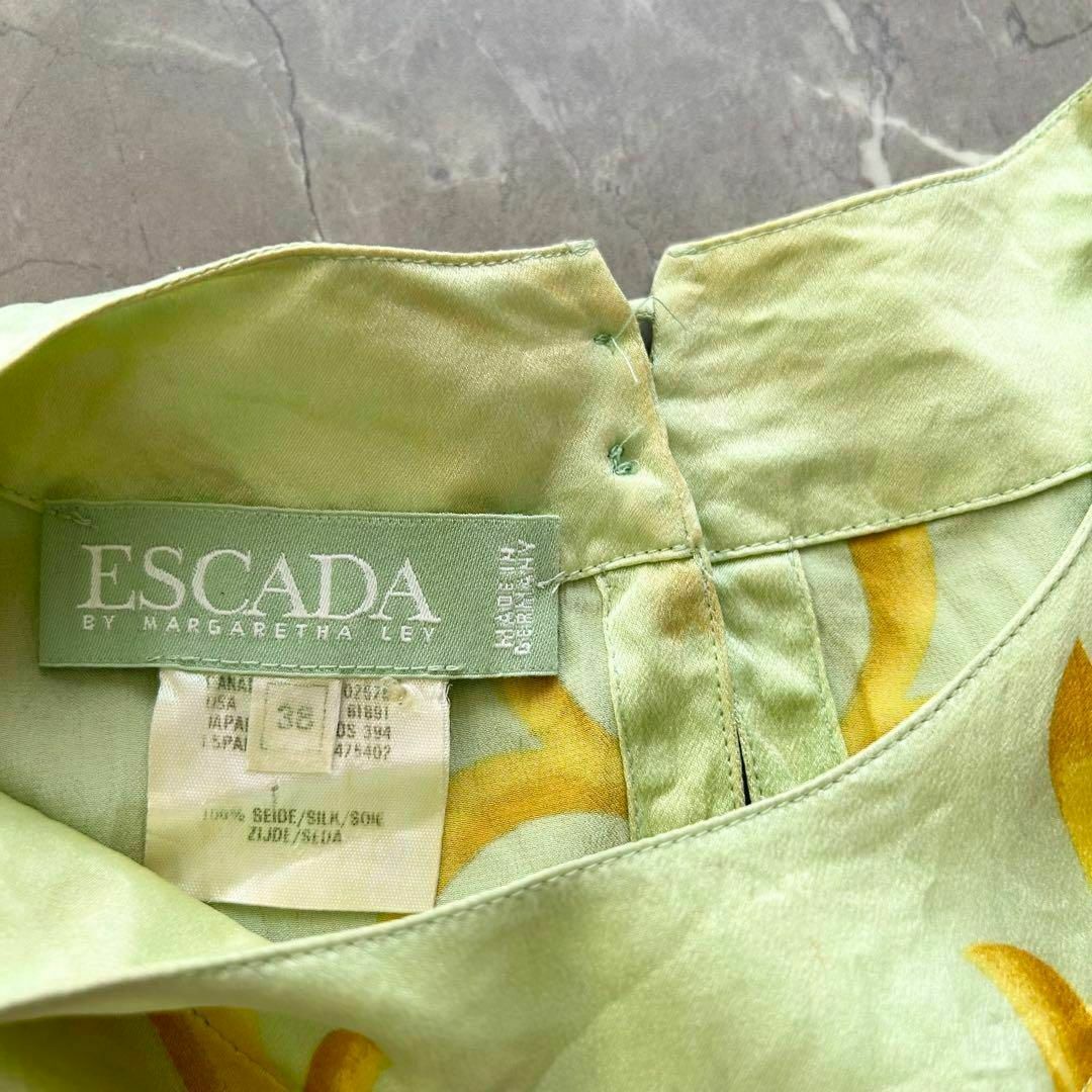 ESCADA(エスカーダ)のエスカーダ シルク ブラウス トップス 花柄 エレガント 38 レディースのトップス(シャツ/ブラウス(半袖/袖なし))の商品写真