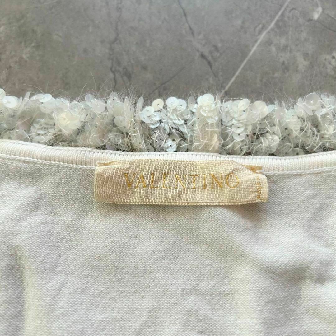 VALENTINO(ヴァレンティノ)のVALENTINO スパンコールフリル付き ノースリーブ 薄手ニット レディースのトップス(ニット/セーター)の商品写真