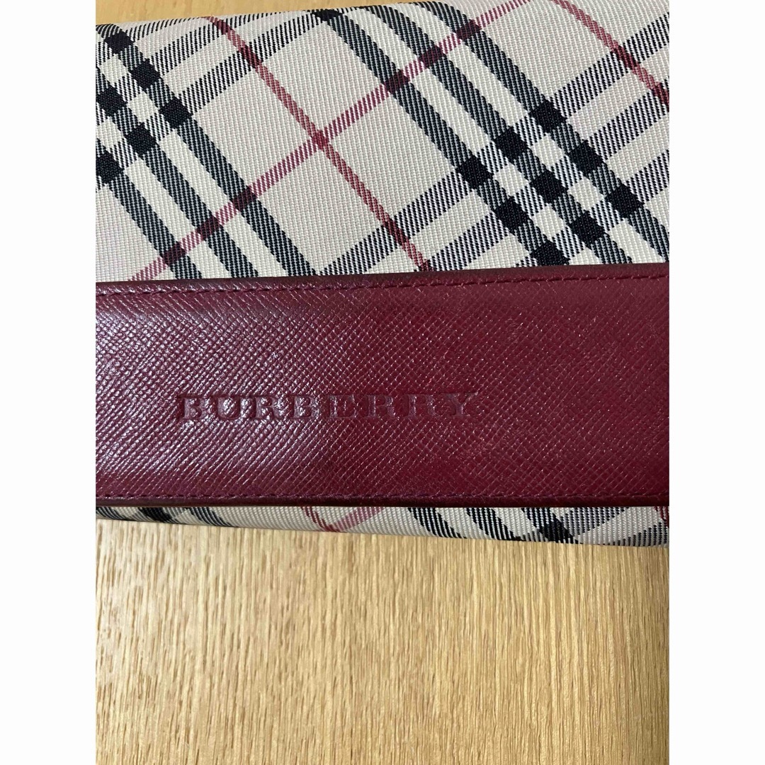 BURBERRY(バーバリー)の中古　BURBERRY バーバリー　レディース　長財布 がま口　ベージュレッド系 レディースのファッション小物(財布)の商品写真