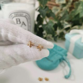 ティファニー(Tiffany & Co.)のティファニー　クロスステッチダイヤモンドピアス　Ꮶ18ゴールド　シグネチャー(ピアス)