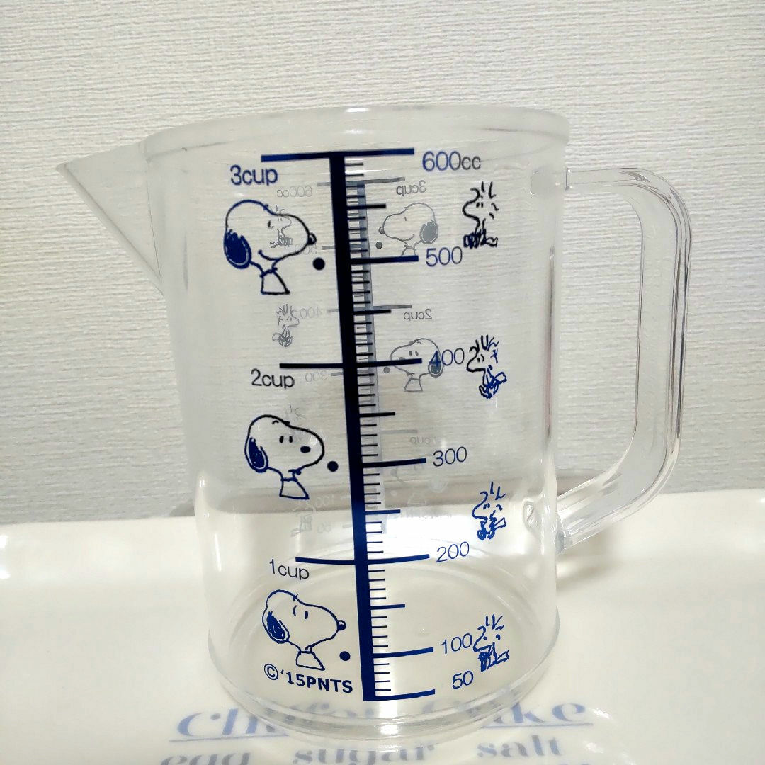 SNOOPY(スヌーピー)のスヌーピー 計量カップ エンタメ/ホビーのおもちゃ/ぬいぐるみ(キャラクターグッズ)の商品写真