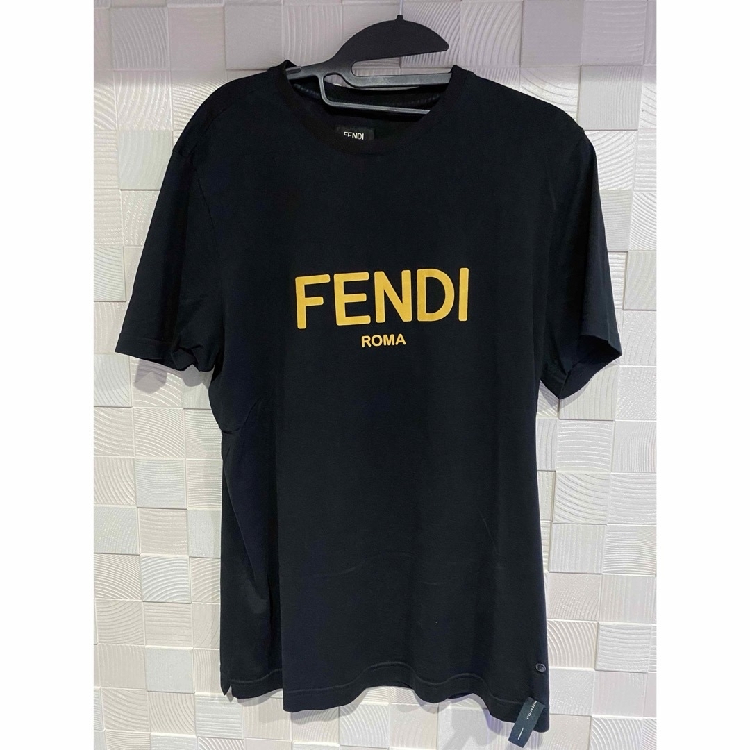 FENDI(フェンディ)のフェンディ　ロゴTシャツ　試着のみ レディースのトップス(Tシャツ(半袖/袖なし))の商品写真