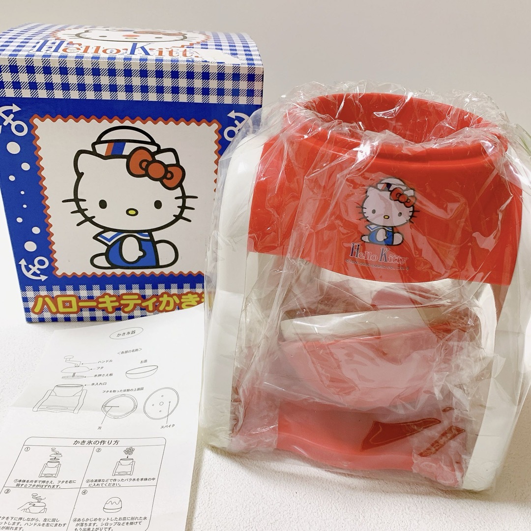 ハローキティ(ハローキティ)の【新品】Hello Kitty 手動かき氷機　サンリオ　キティ　レトロ エンタメ/ホビーのおもちゃ/ぬいぐるみ(キャラクターグッズ)の商品写真