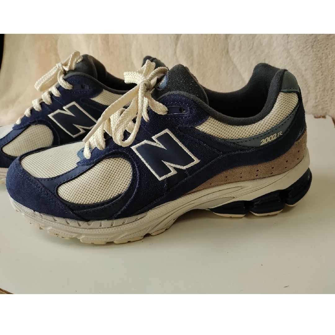 New Balance(ニューバランス)のNew Balance　スニーカー　25.5cm　2002R　ニューバランス　紺 メンズの靴/シューズ(スニーカー)の商品写真