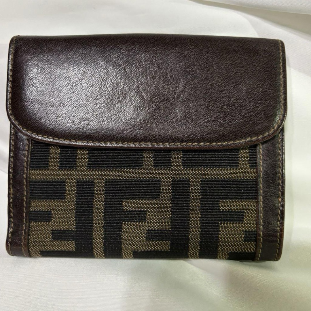 FENDI(フェンディ)のFENDI フェンディ ズッカ柄 二つ折り 財布  メンズのファッション小物(折り財布)の商品写真