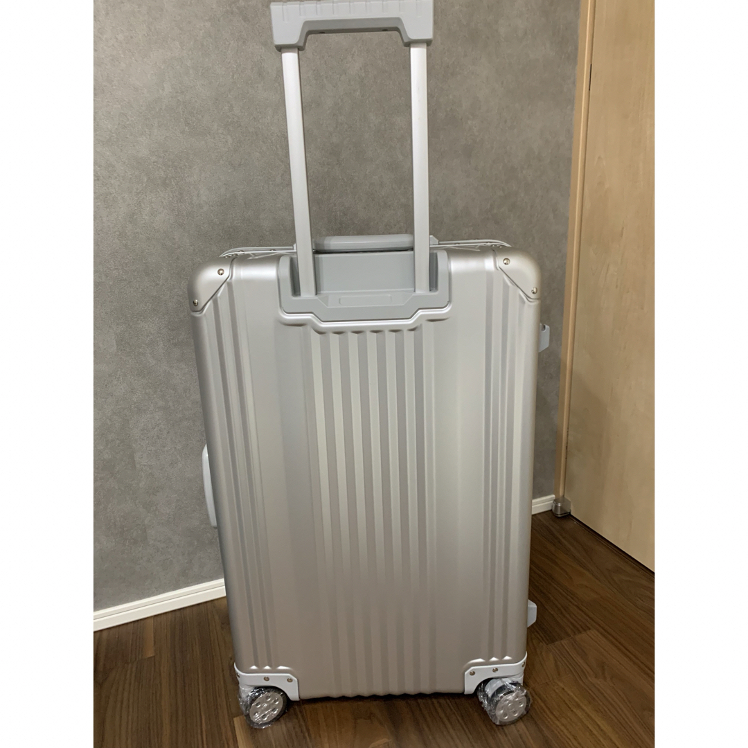 メルセデスベンツ 非売品キャリーケース 65L 張り付か メルセデスベンツ 非売品キャリーケース 65L 張り付か