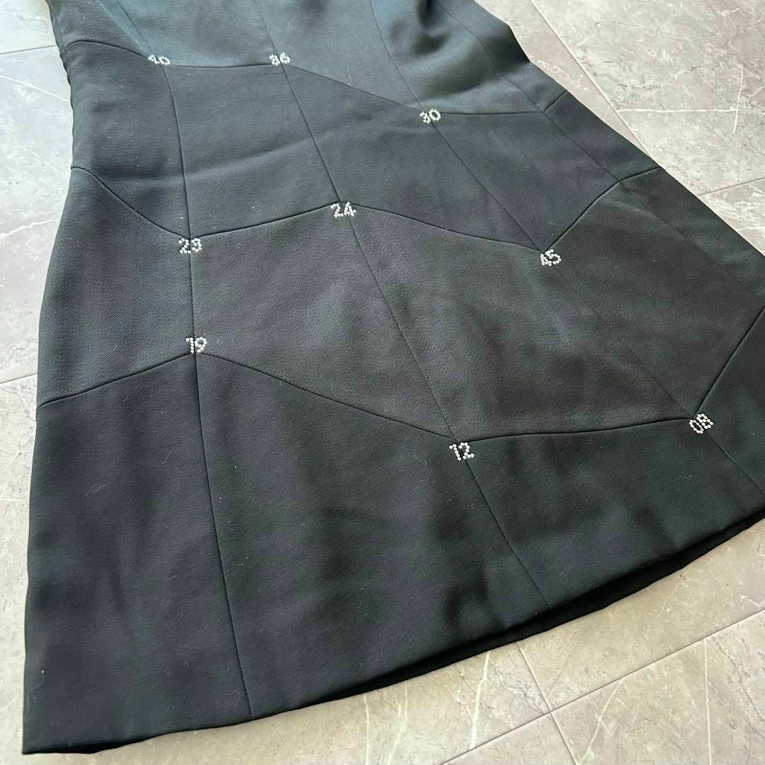 モスキーノチープアンドシック セットアップ スワロ 美品 40 ブラック レディースのフォーマル/ドレス(スーツ)の商品写真