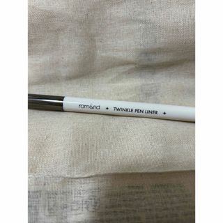 ロムアンド(rom&nd)のrom&nd ロムアンド twinkle pen liner 04(アイライナー)