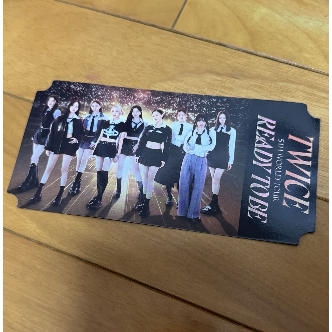 TWICE(トゥワイス)のTWICE READY TO BE ワールドツアー限定　パス　ライブグッズ エンタメ/ホビーのタレントグッズ(アイドルグッズ)の商品写真