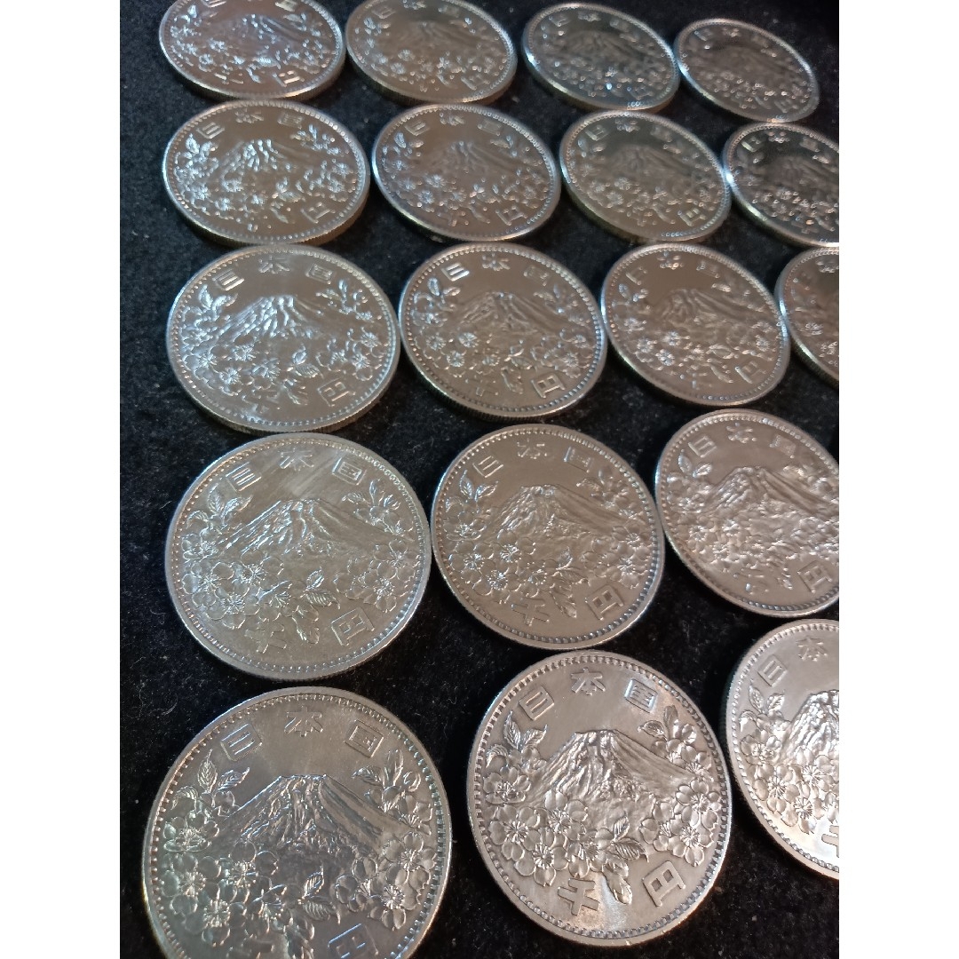 銀貨　東京オリンピック1.000円銀貨　silver925　銀貨状態綺麗20枚 エンタメ/ホビーの美術品/アンティーク(金属工芸)の商品写真