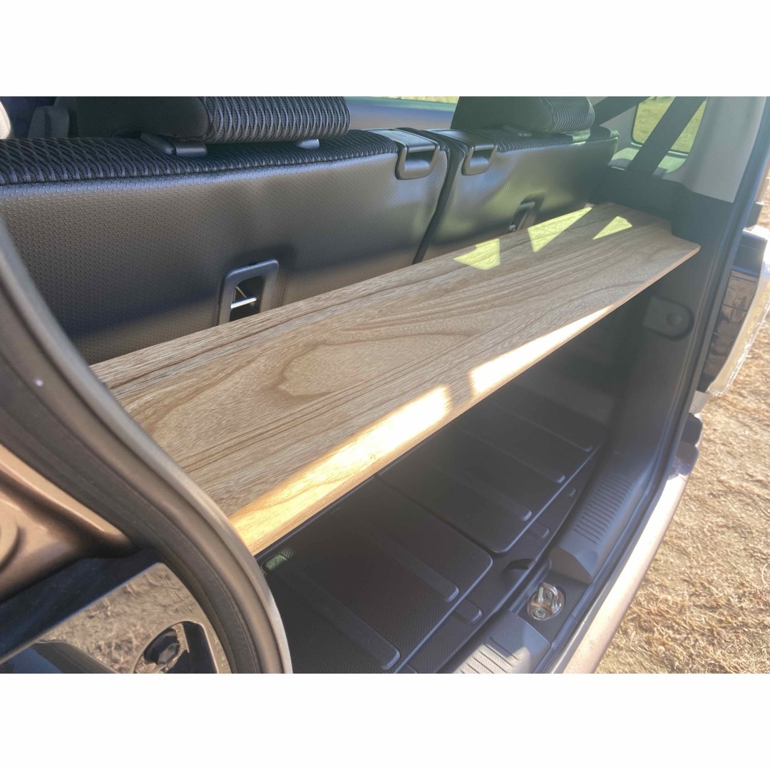 スズキ 新型ハスラー用ラゲッジボード 木製 塗装済 リクライニング対応 車中泊9 自動車/バイクの自動車(車内アクセサリ)の商品写真
