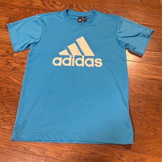 アディダス(adidas)のadidas Tシャツ(Tシャツ/カットソー(半袖/袖なし))