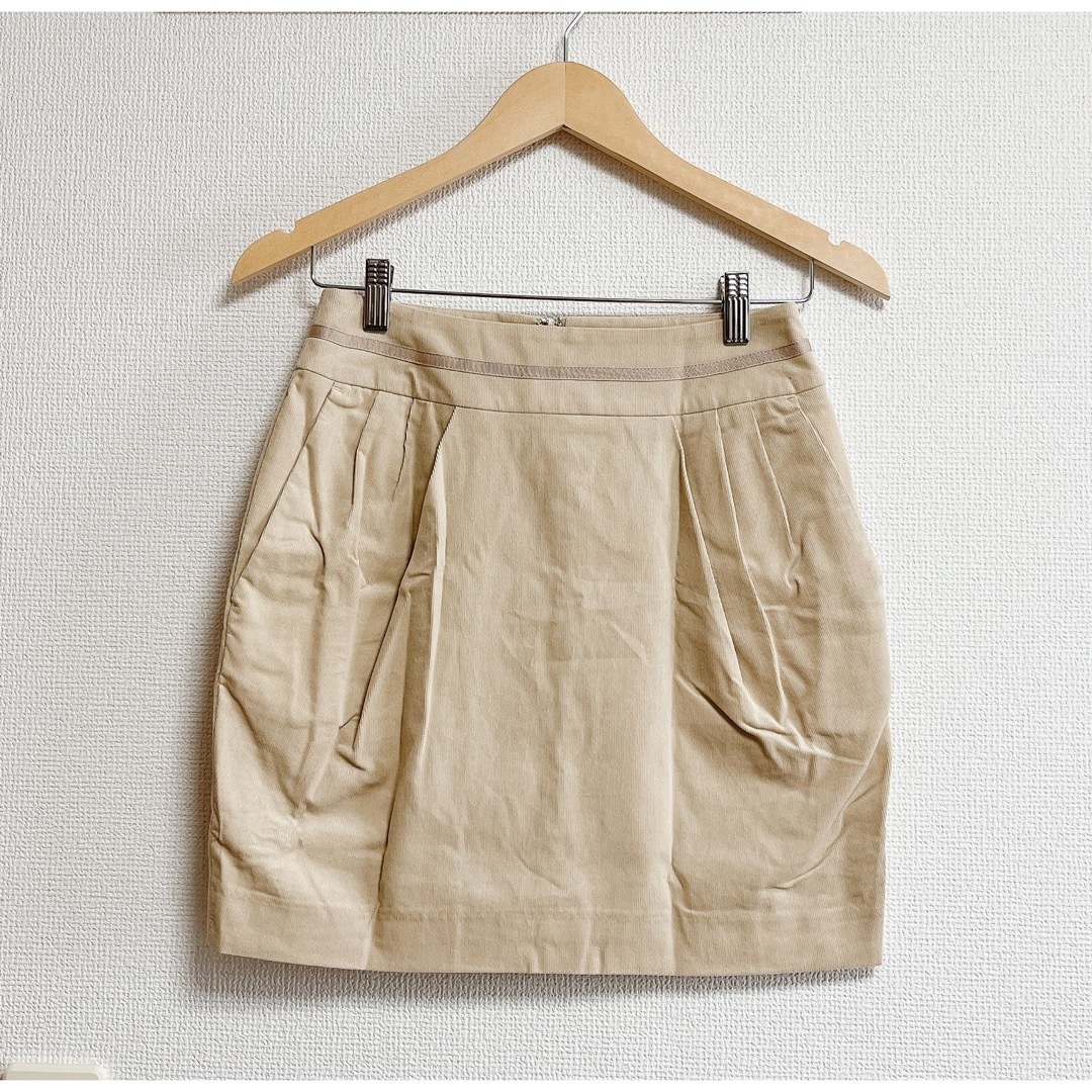 新品未使用タグ付き定価16,000円　AMIWアミウ　ミニスカート　コーデュロイ レディースのスカート(ミニスカート)の商品写真