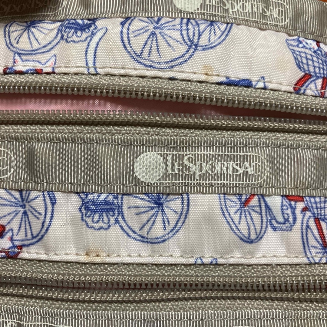 LeSportsac(レスポートサック)のレスポートサック　ショルダーバッグ　斜めがけ　サイクリング猫　猫柄　レスポ レディースのバッグ(ショルダーバッグ)の商品写真