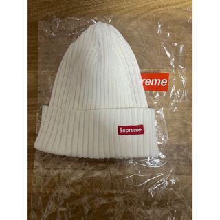 シュプリーム(Supreme)のSupreme Overdyed Ribbed Beanie　White 新品(ニット帽/ビーニー)