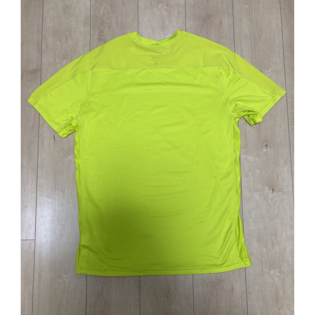 NIKE(ナイキ)のNIKE ナイキ ドライフィット Tシャツ イエロー Mサイズ 超美品 メンズのトップス(Tシャツ/カットソー(半袖/袖なし))の商品写真