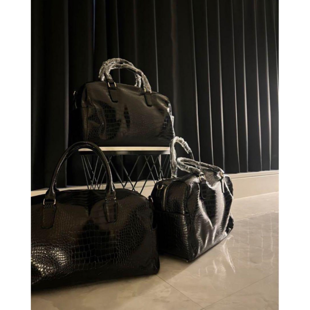 ボストンバッグ クロコ型押し 大容量 旅行 仕事 レディースのバッグ(ボストンバッグ)の商品写真