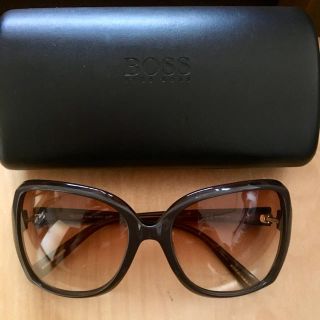 ヒューゴボス(HUGO BOSS)のBossサングラス茶系ケース入りUVレディース(サングラス/メガネ)