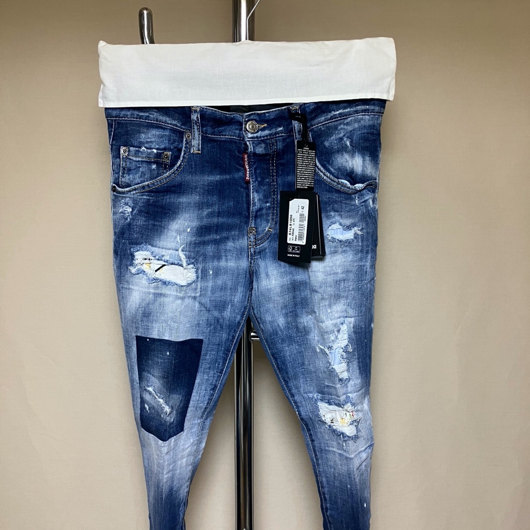 DSQUARED2(ディースクエアード)の新品 42 22ss DSQUARED2 スキニーデニム SKATER 5225 メンズのパンツ(デニム/ジーンズ)の商品写真