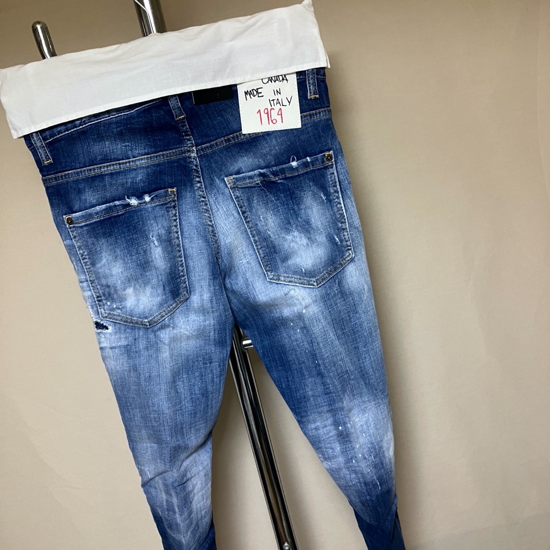 DSQUARED2(ディースクエアード)の新品 42 22ss DSQUARED2 スキニーデニム SKATER 5225 メンズのパンツ(デニム/ジーンズ)の商品写真