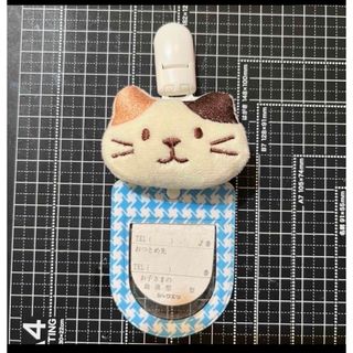 【限定】ハンドメイド、服に穴が開かない名札クリップ、三毛猫ちゃん(ネームタグ)