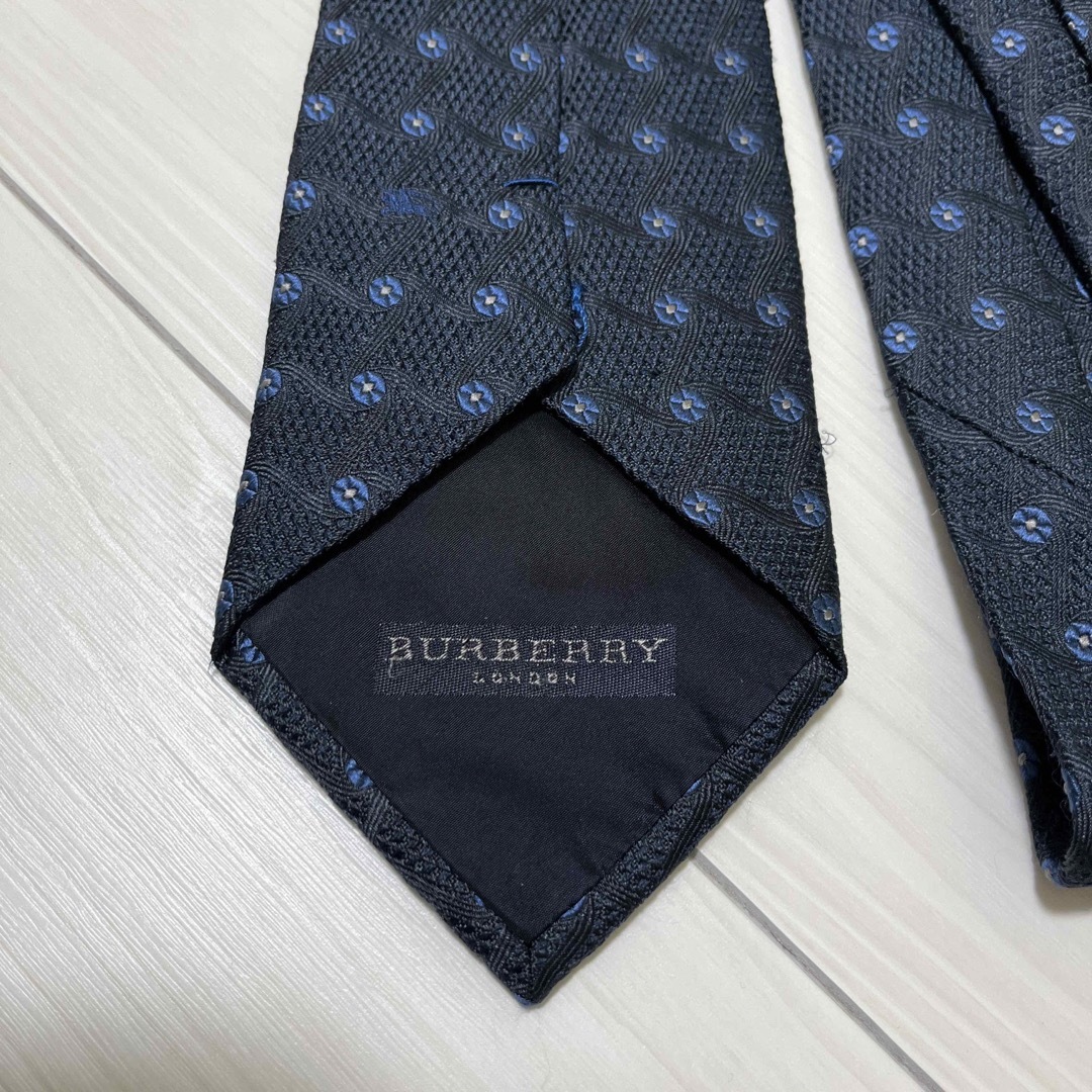 BURBERRY(バーバリー)のバーバリー　ネクタイ メンズのファッション小物(ネクタイ)の商品写真