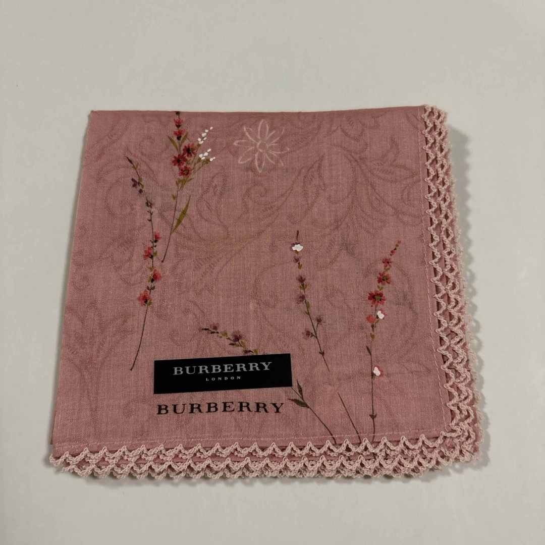 BURBERRY(バーバリー)のバーバリーハンカチ　フラワーレース透かし模様ピンク レディースのファッション小物(ハンカチ)の商品写真