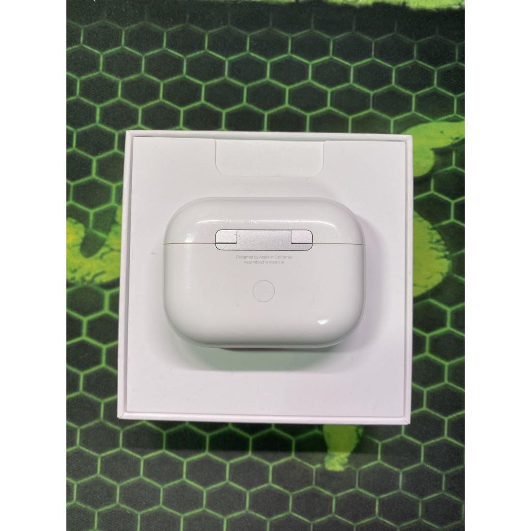 Apple(アップル)のApple AirPods  Pro 第1世代　充電ケース スマホ/家電/カメラのオーディオ機器(ヘッドフォン/イヤフォン)の商品写真