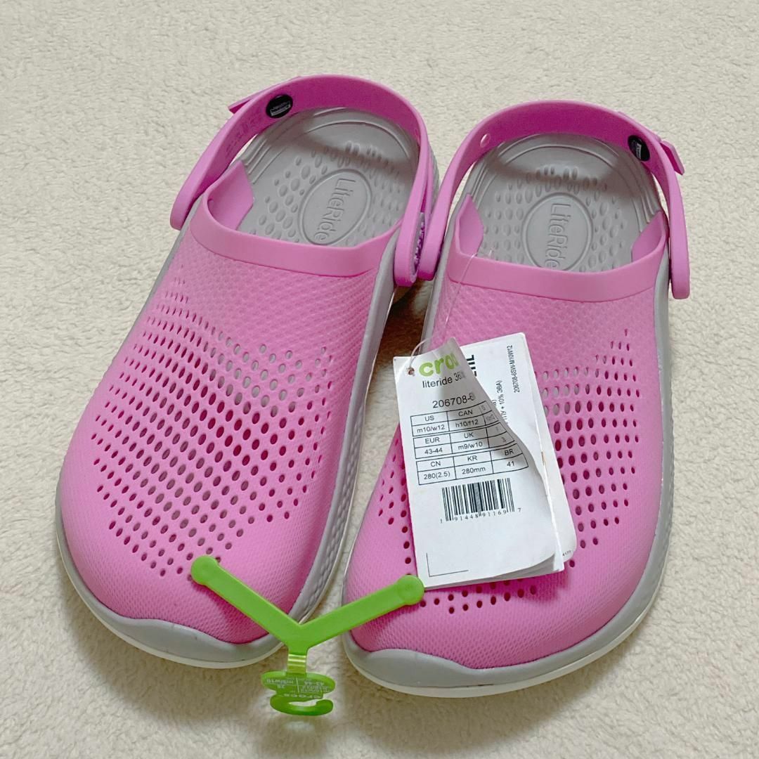 crocs(クロックス)の新品 [クロックス] サンダル ライトライド タフィーピンク 28.0 cm メンズの靴/シューズ(サンダル)の商品写真