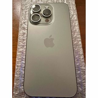 アイフォーン(iPhone)の【超美品】 iPhone 15 pro 128GB  ナチュラルチタニウム(スマートフォン本体)