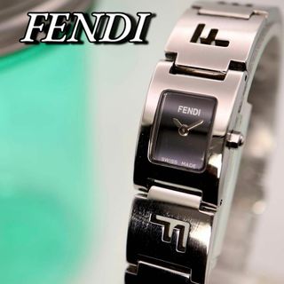 フェンディ(FENDI)の極美品 FENDI スクエア ロゴベルト 黒文字盤 レディース腕時計 750(腕時計)