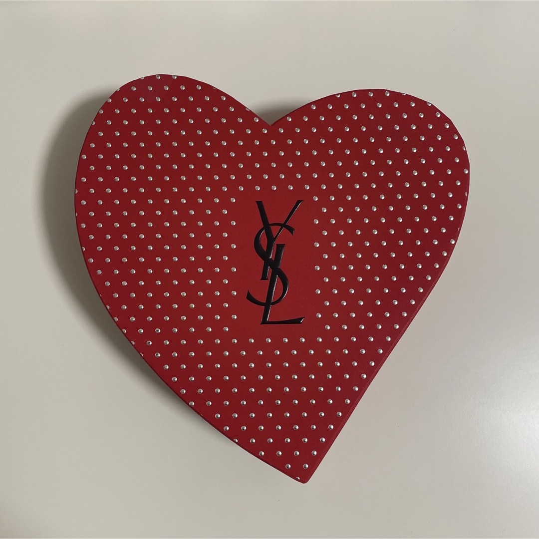 Yves Saint Laurent(イヴサンローラン)のYSL イヴ・サンローラン　ハート　ボックス コスメ/美容の香水(香水(女性用))の商品写真
