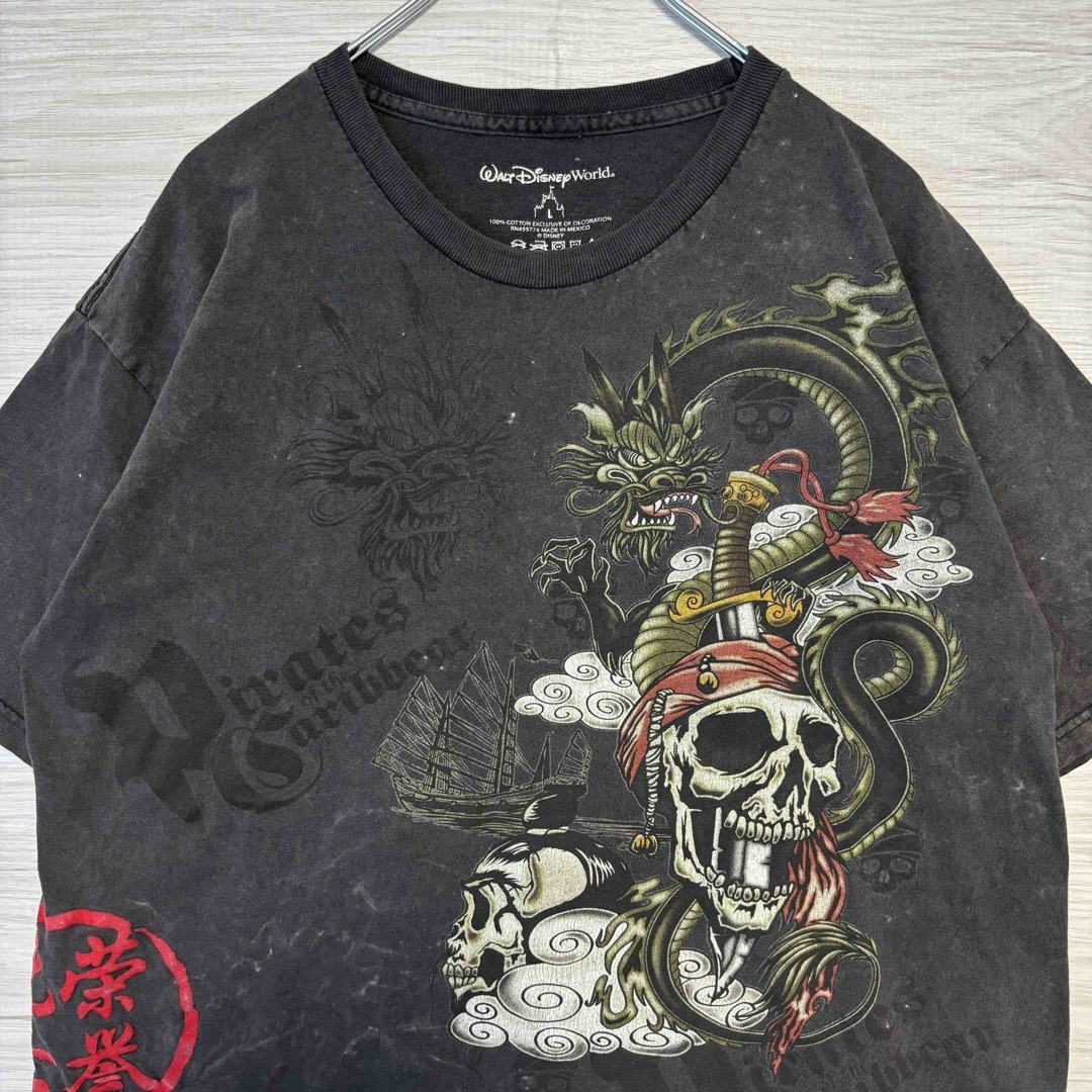 Disney(ディズニー)の【入手困難】ディズニー　パイレーツオブカリビアン　Tシャツ　Lサイズ　海外輸入 メンズのトップス(Tシャツ/カットソー(半袖/袖なし))の商品写真